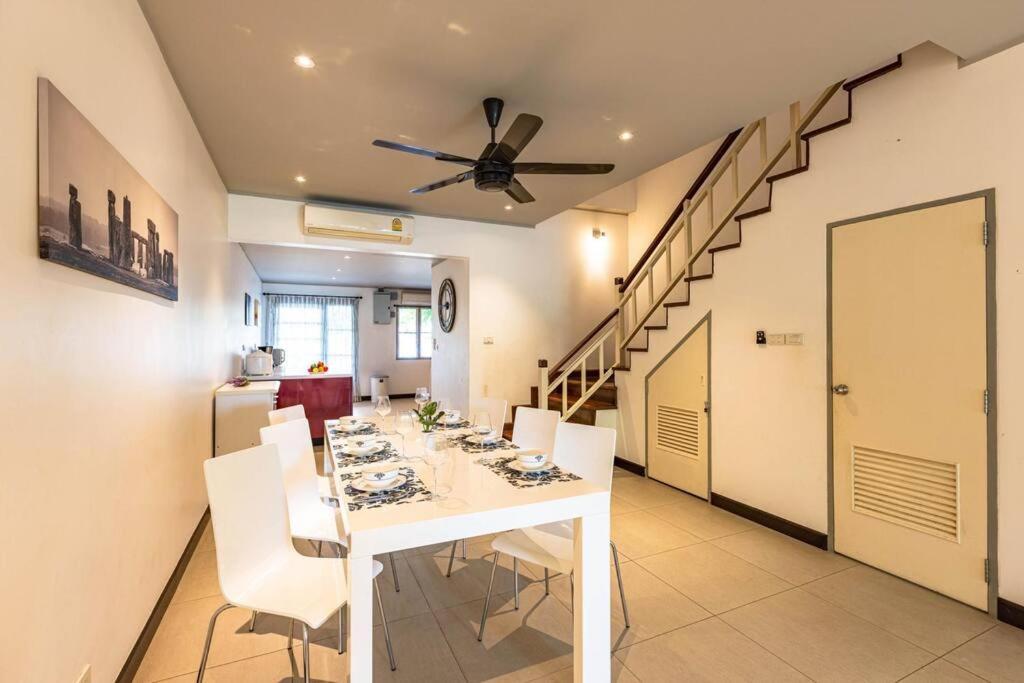 4 Bedroom Townhouse In Great Location! HHQ Esterno foto