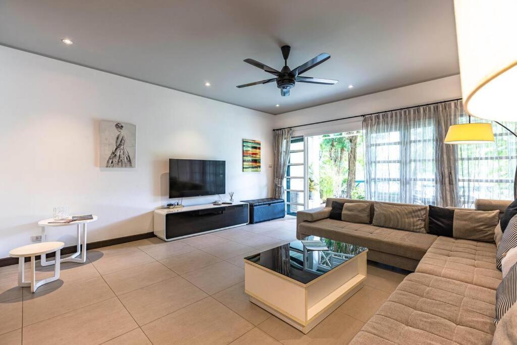 4 Bedroom Townhouse In Great Location! HHQ Esterno foto